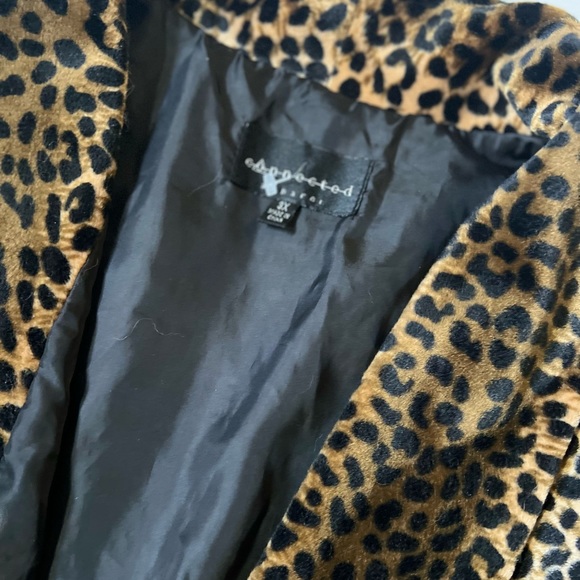 Leopard Shaw - Picture 2 of 3